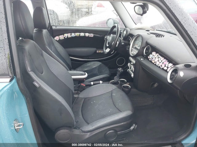 2009 MINI COOPER WMWMF33579TW73336 Photo 4