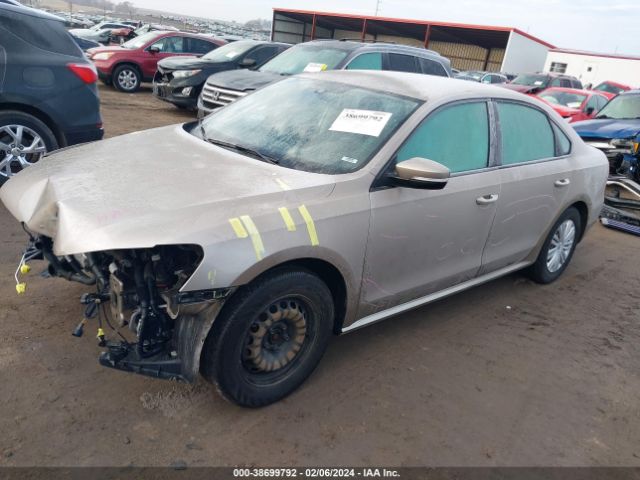 1VWAT7A39FC042331 Volkswagen Passat 1.8t S