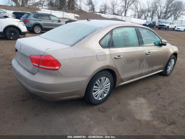 1VWAT7A39FC042331 Volkswagen Passat 1.8t S