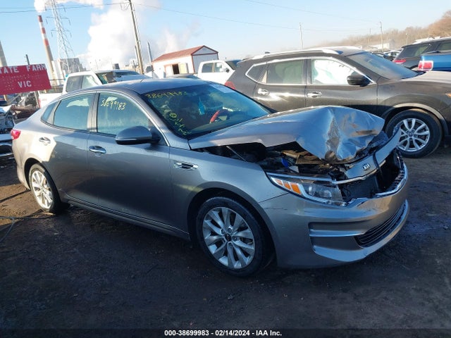KIA Optima Lx 2018 5XXGT4L38JG267390 Image 1
