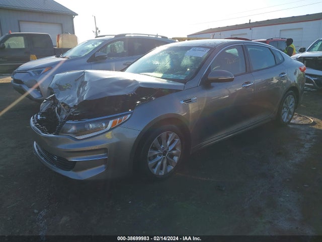 KIA Optima Lx 2018 5XXGT4L38JG267390 Image 2