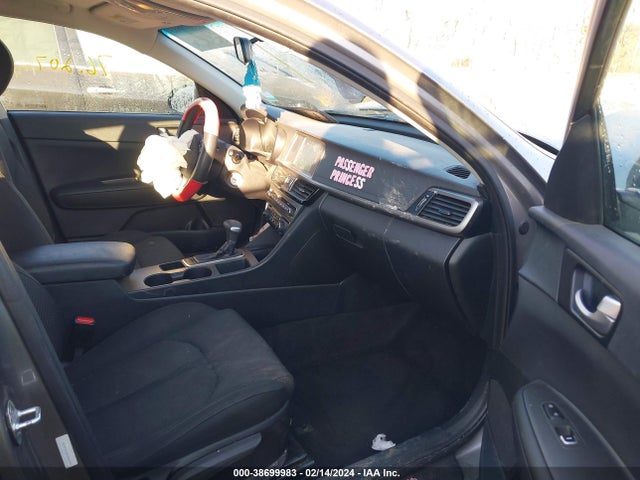 KIA Optima Lx 2018 5XXGT4L38JG267390 Image 5