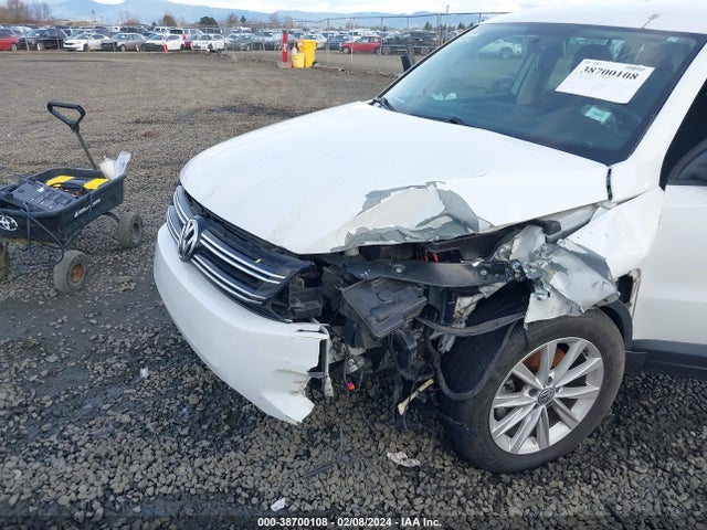 WVGAV7AX4HK044587 Volkswagen Tiguan 2.0t/2.0t S