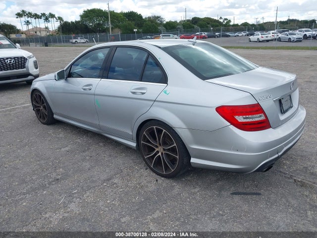 2013 MERCEDES-BENZ C 250 VIN: WDDGF4HB1DR269478