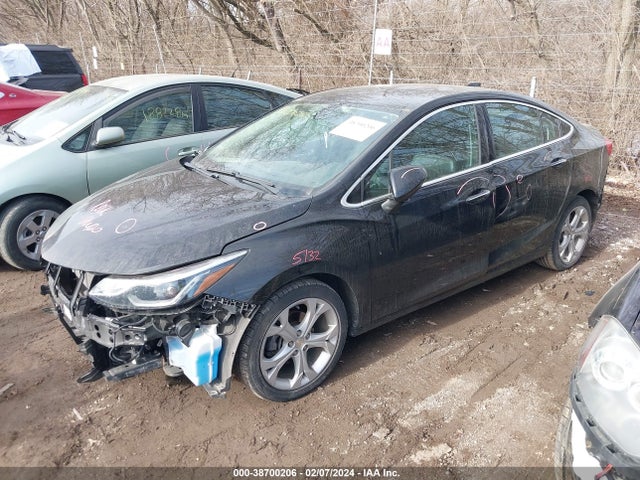 Chevrolet Cruze Premier Auto 2018 1G1BF5SM3J7114368 Image 2