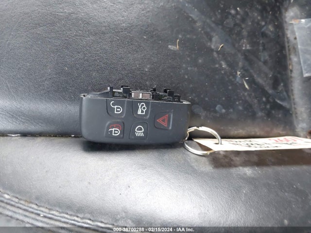 2016 JAGUAR F-TYPE SAJWJ6HL9GMK32674 Photo 10