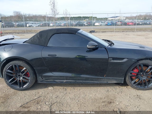 Jaguar F-TYPE R 2016 SAJWJ6HL9GMK32674 Image 13