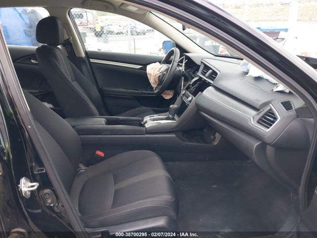 Honda Civic Lx 2018 2HGFC2F59JH508711 Image 5