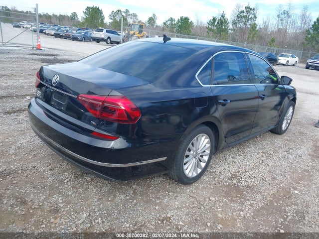 1VWBT7A32HC035034 Volkswagen Passat 1.8t Se