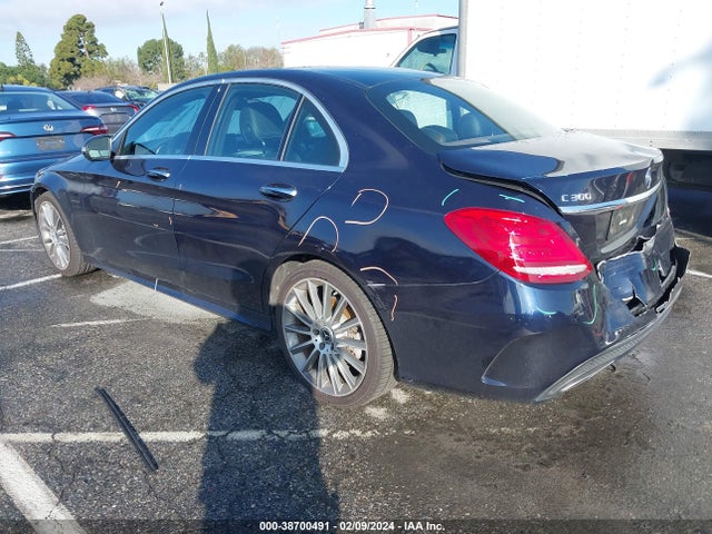 2017 MERCEDES-BENZ C 300 LUXURY/SPORT VIN: 55SWF4JB7HU223518