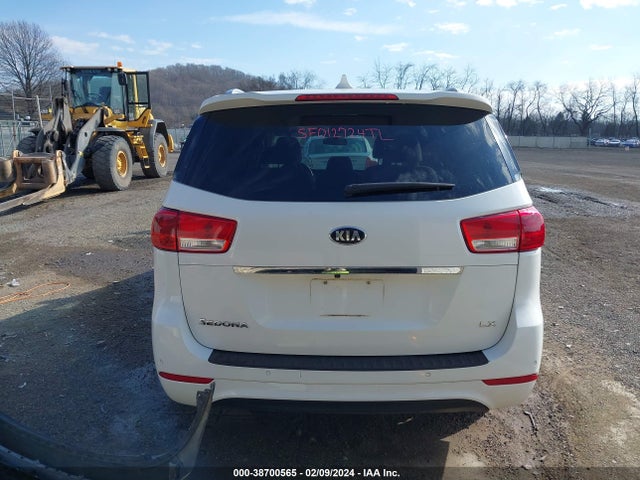 KIA SEDONA LX 2016 KNDMB5C11G6120328 Image 17