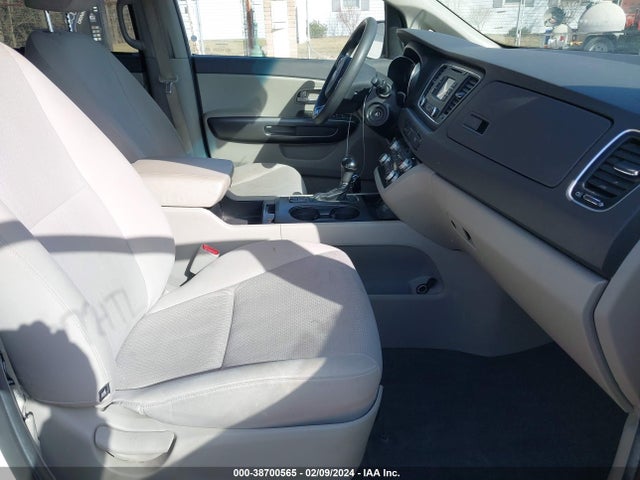 KIA SEDONA LX 2016 KNDMB5C11G6120328 Image 5