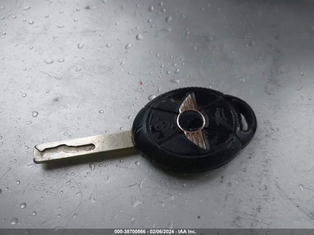2005 MINI COOPER S WMWRE33445TD97663 Photo 10