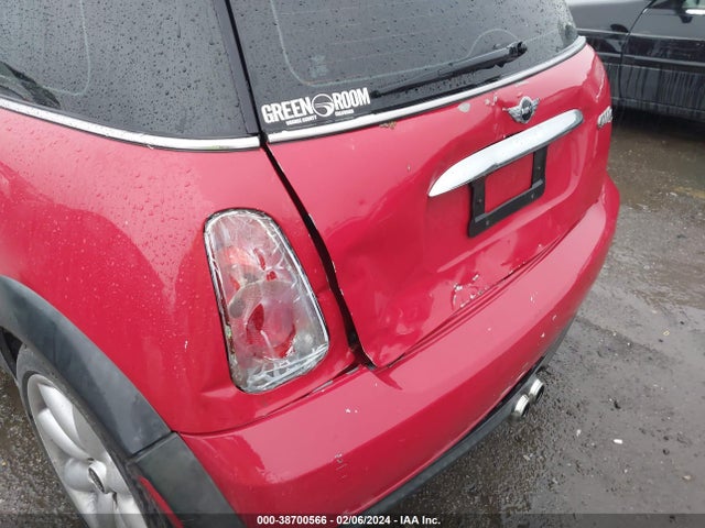 2005 MINI COOPER S WMWRE33445TD97663 Photo 5