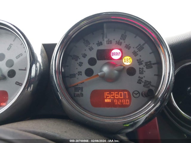 2005 MINI COOPER S WMWRE33445TD97663 Photo 6