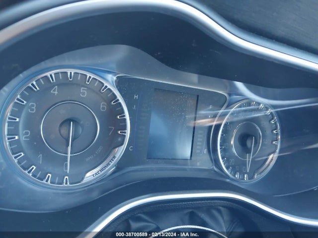 1C3CCCFB2GN182493 Chrysler 200 Touring