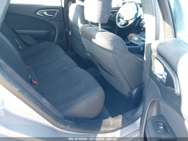 1C3CCCFB2GN182493 Chrysler 200 Touring