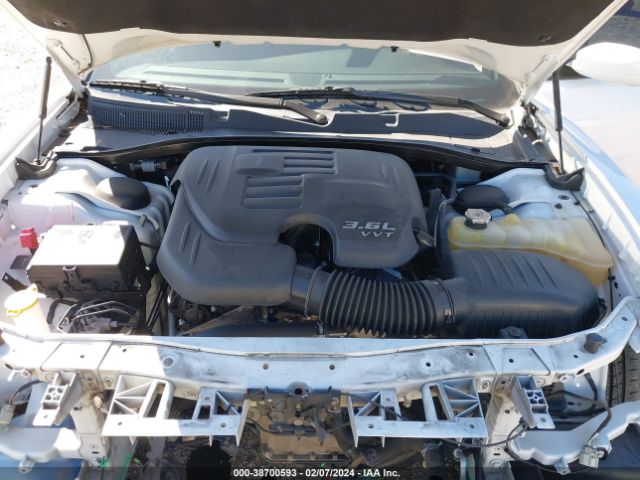 2C3CDXBG1KH745766 Dodge Charger Sxt Rwd