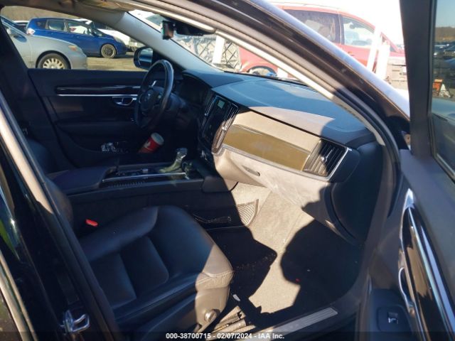 LVY992MK4JP028728 Volvo S90 T6 Momentum