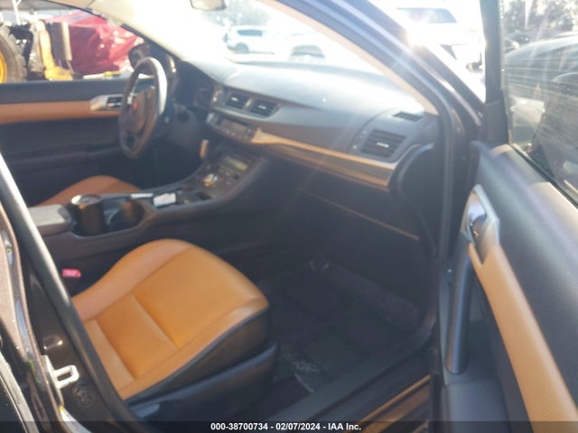 Lexus CT 200H 2014 JTHKD5BH4E2175603 Image 5