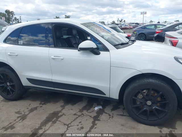 Porsche MACAN S 2015 WP1AB2A54FLB51661 Image 13