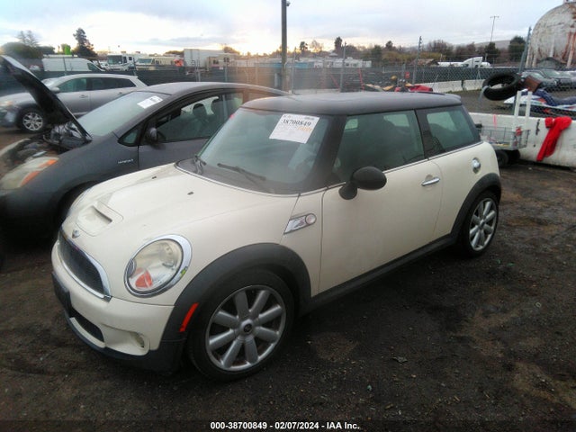 2007 MINI COOPER S WMWMF73517TV30192 Photo 1