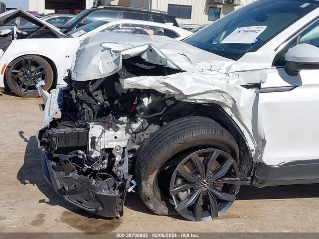 3VVNB7AX5PM014988 Volkswagen Tiguan 2.0t Se