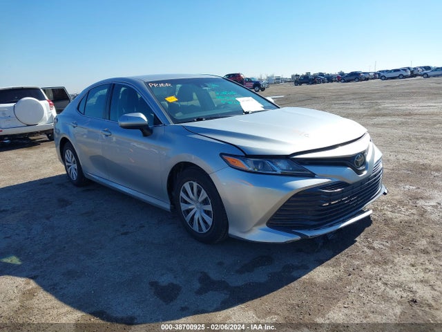 Toyota CAMRY L 2018 4T1B11HK9JU558405 Image 1