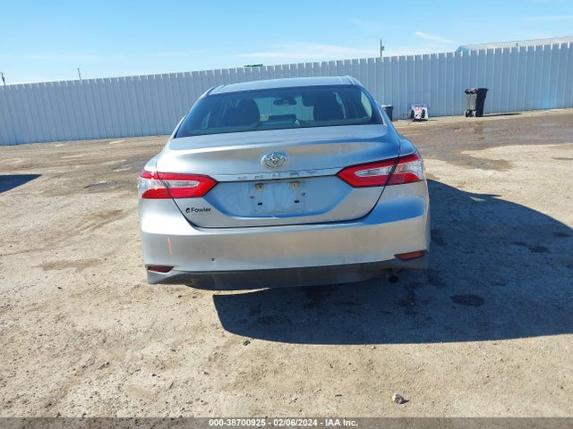 Toyota CAMRY L 2018 4T1B11HK9JU558405 Image 16