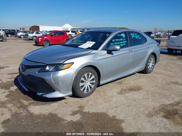 Toyota CAMRY L 2018 4T1B11HK9JU558405 Image 2