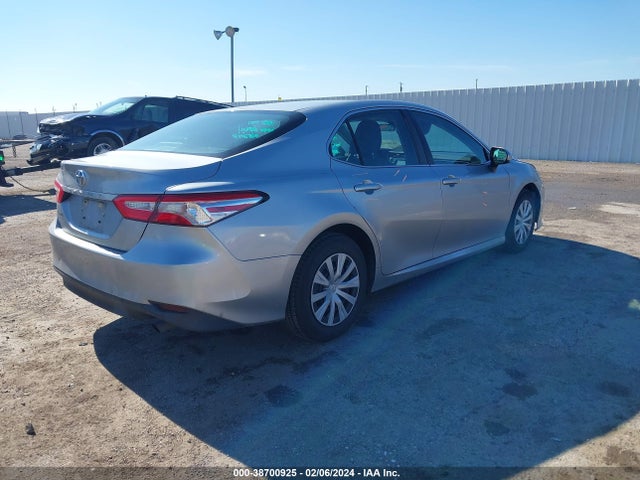 Toyota CAMRY L 2018 4T1B11HK9JU558405 Image 4