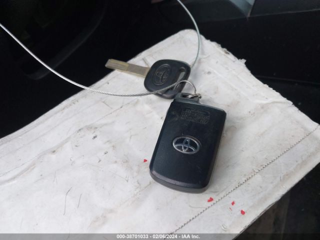 5TFHY5F13MX016263 Toyota Tundra Limited