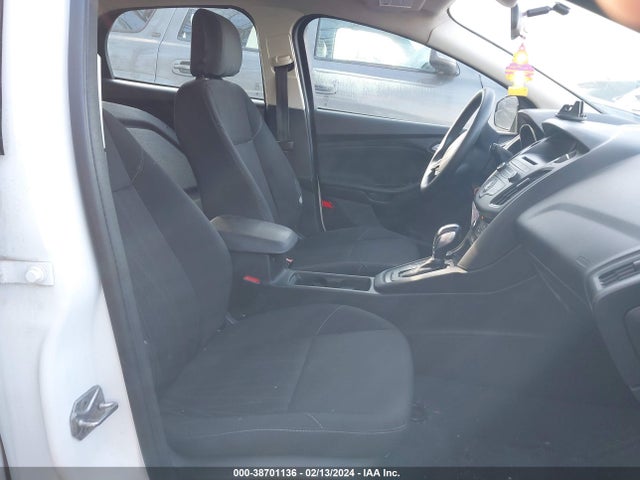 Ford FOCUS SE 2016 1FADP3K20GL374734 Image 5