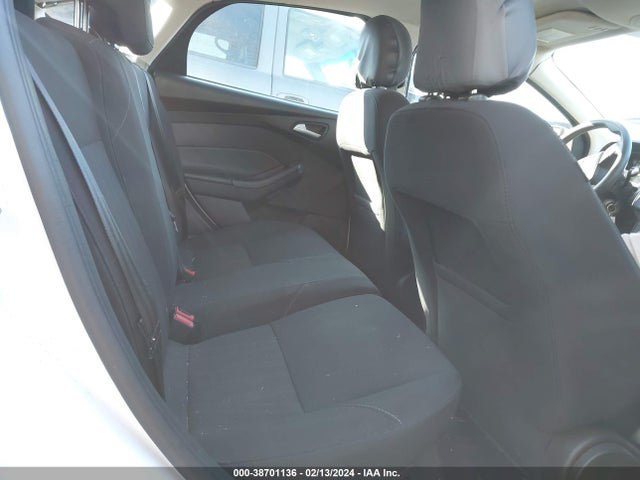Ford FOCUS SE 2016 1FADP3K20GL374734 Image 8