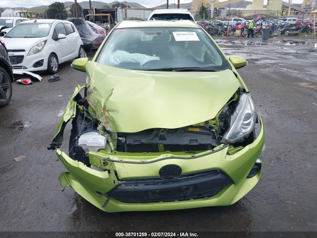Toyota Prius C One 2015 JTDKDTB32F1090034 Image 12