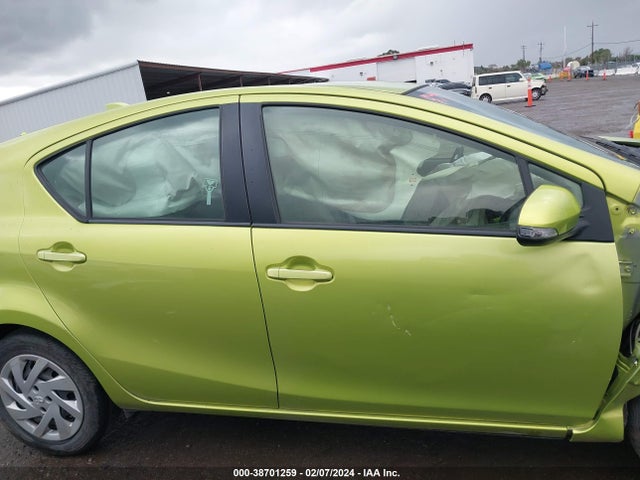 Toyota Prius C One 2015 JTDKDTB32F1090034 Image 13