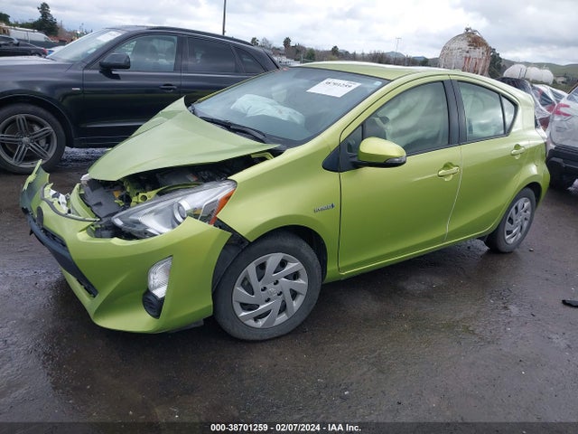 Toyota Prius C One 2015 JTDKDTB32F1090034 Image 2