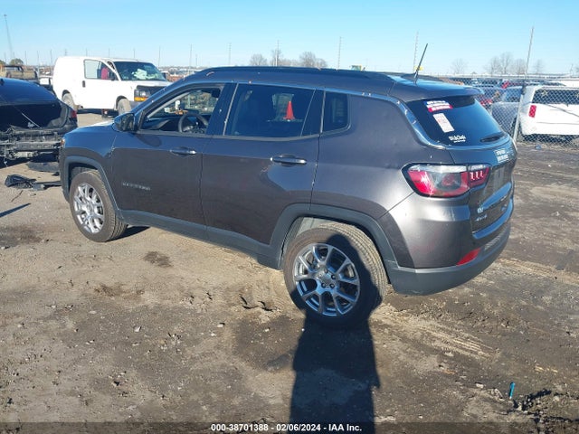 3C4NJDFB5NT150215 Jeep Compass Latitude Lux 4x4