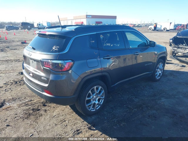 3C4NJDFB5NT150215 Jeep Compass Latitude Lux 4x4
