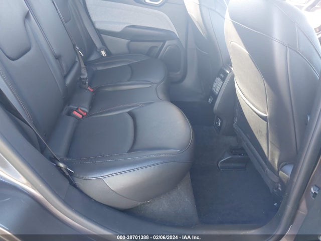 3C4NJDFB5NT150215 Jeep Compass Latitude Lux 4x4