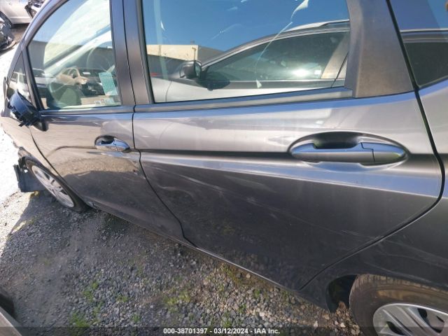 3HGGK5H46KM713435 Honda FIT LX