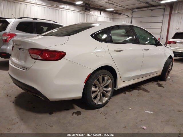 Chrysler 200 S 2015 1C3CCCBG2FN673615 Image 4
