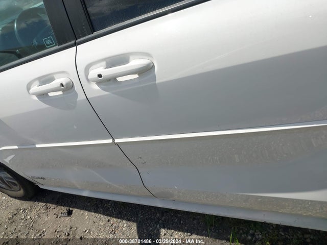 Toyota SIENNA LE 2021 5TDBRKEC6MS021337 Image 15