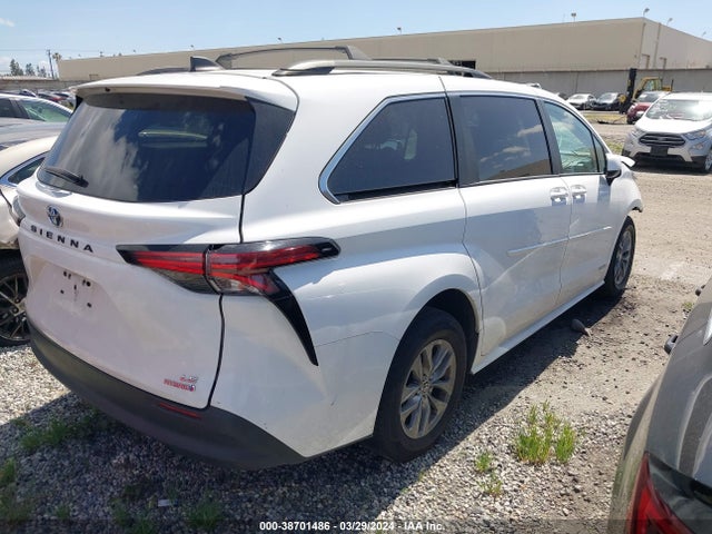 Toyota SIENNA LE 2021 5TDBRKEC6MS021337 Image 4
