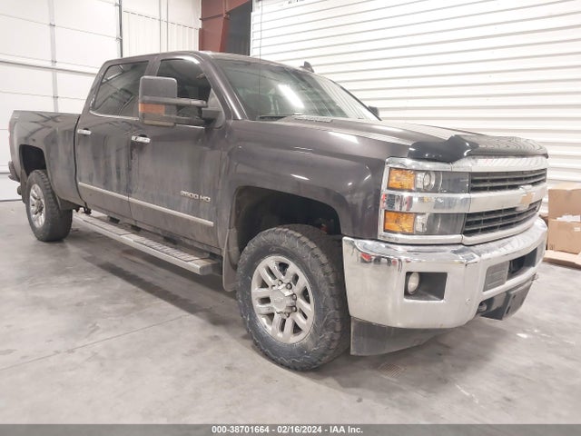 2015 1GC1KWE82FF520464 main image
