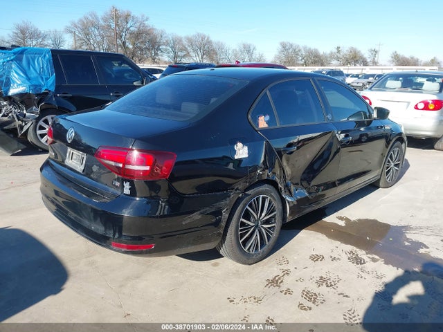 3VWDB7AJ6JM223103 Volkswagen Jetta 1.4t Se/1.4t Wolfsburg Edition
