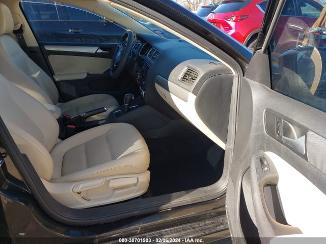 3VWDB7AJ6JM223103 Volkswagen Jetta 1.4t Se/1.4t Wolfsburg Edition