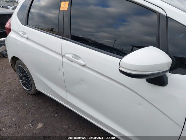 Honda FIT LX 2015 3HGGK5G53FM738924 Image 12