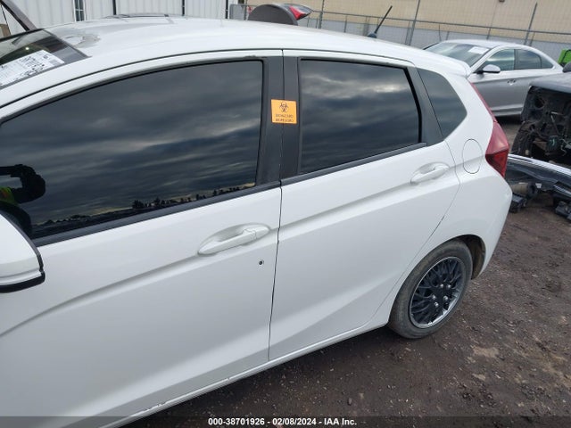 Honda FIT LX 2015 3HGGK5G53FM738924 Image 15