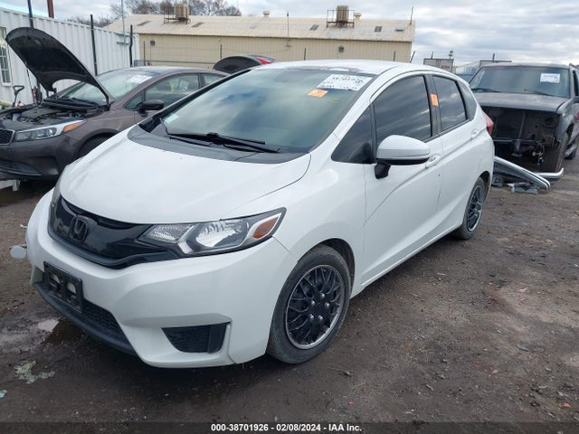 Honda FIT LX 2015 3HGGK5G53FM738924 Image 2